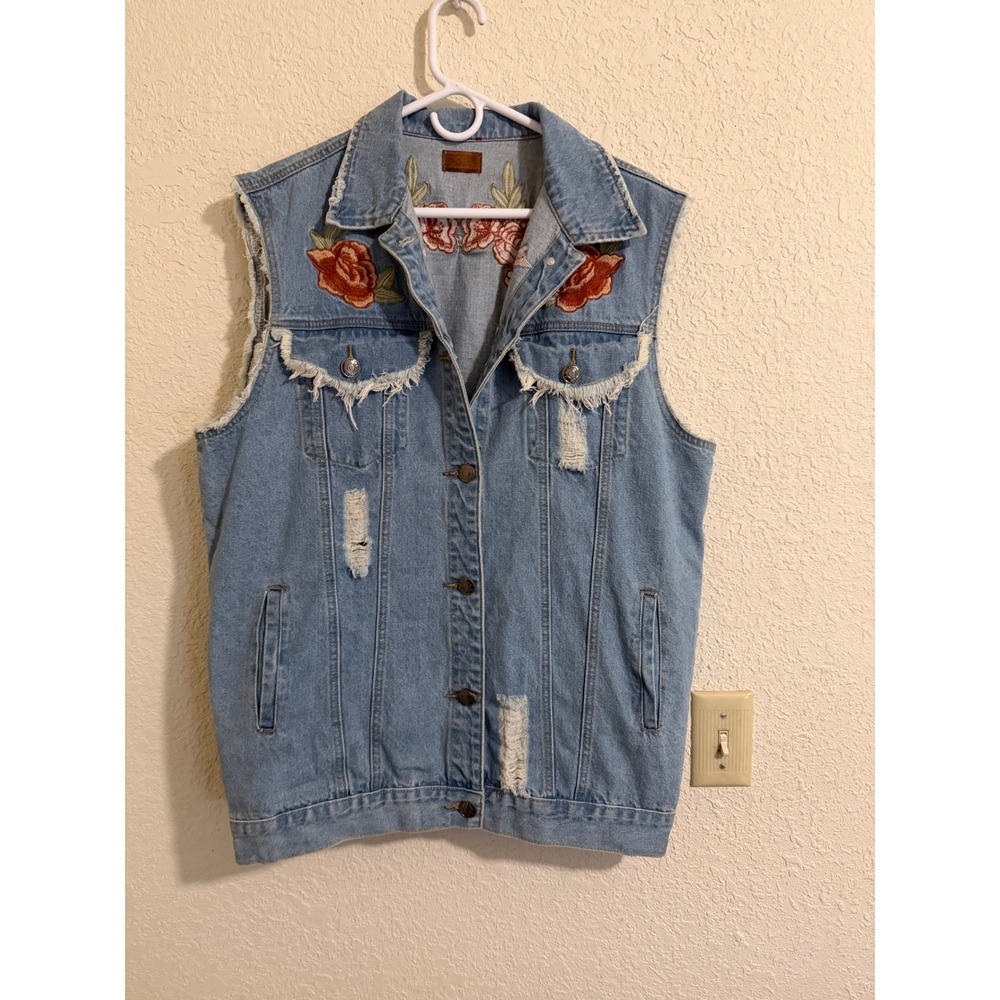 POL Floral Embroidered Distressed Denim Vest Light Wash Blue JFT549 Mens Large